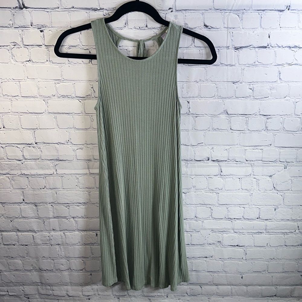 👗 Francesca’s Ribbed Sage Green Dress - Size Small - Lightweight -